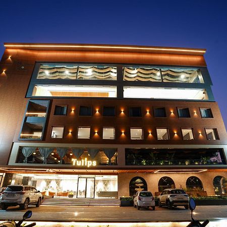 Hotel Tulips Grand Hyderabad Exterior photo