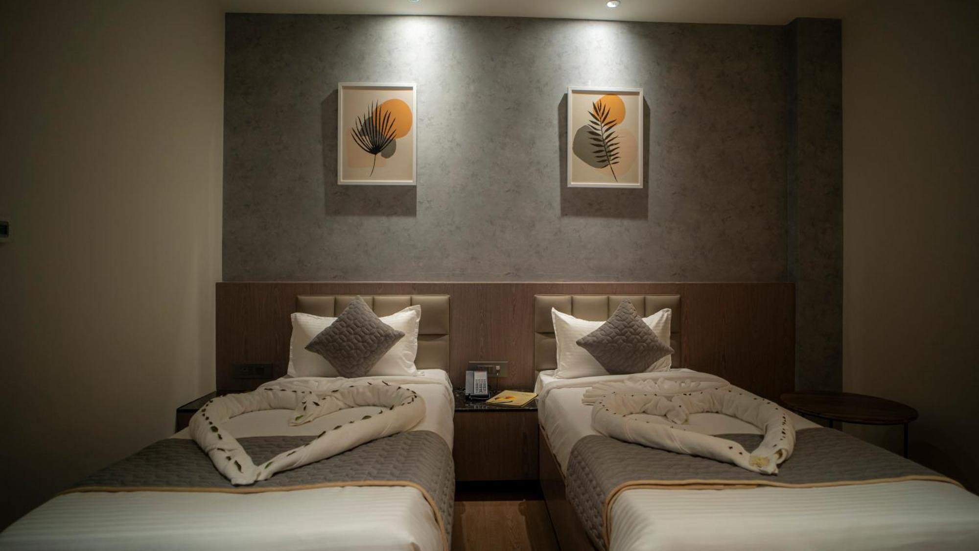 Hotel Tulips Grand Hyderabad Exterior photo