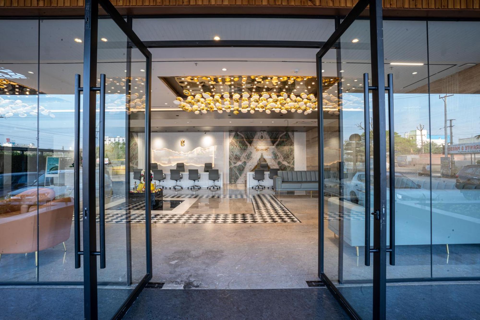 Hotel Tulips Grand Hyderabad Exterior photo