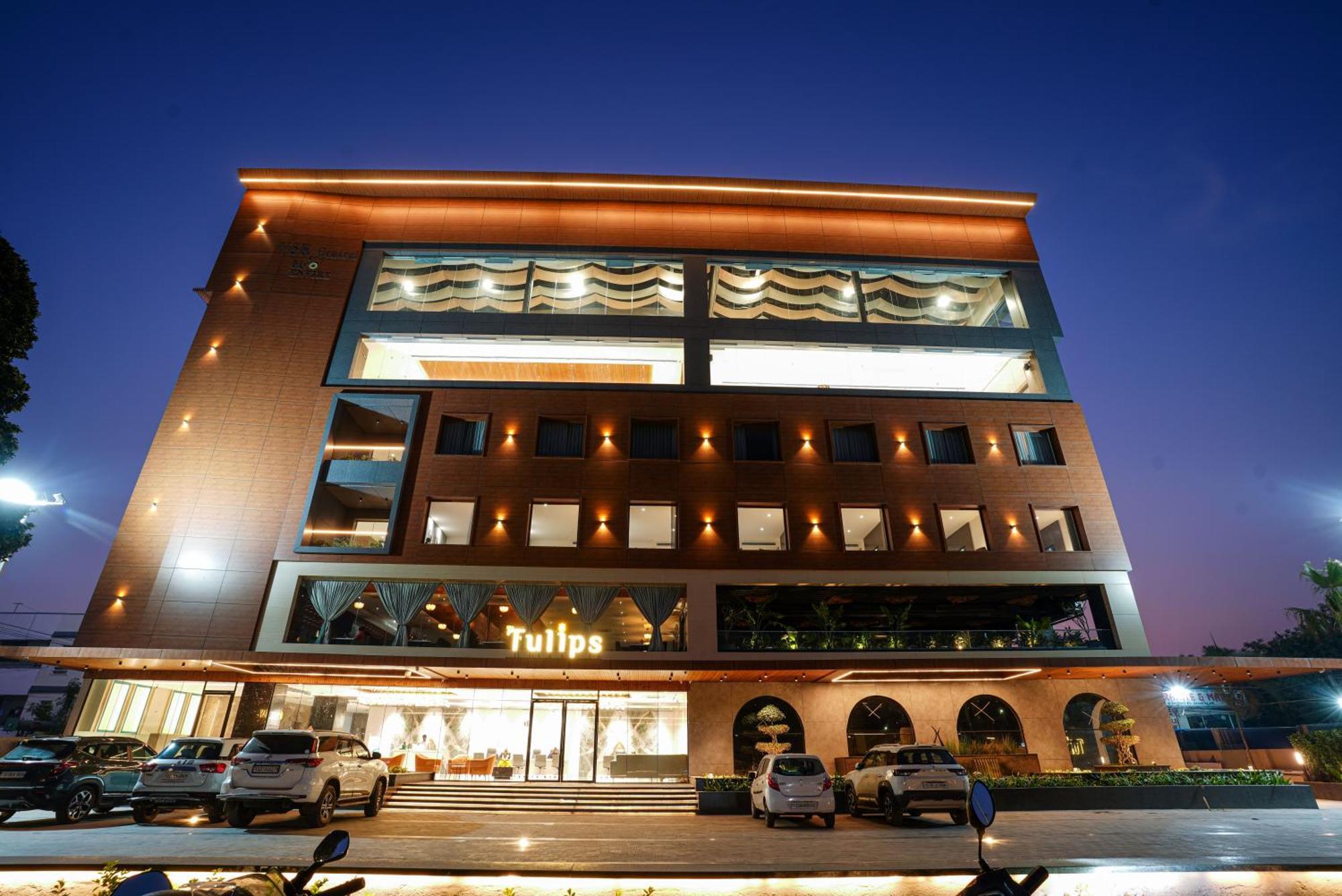 Hotel Tulips Grand Hyderabad Exterior photo