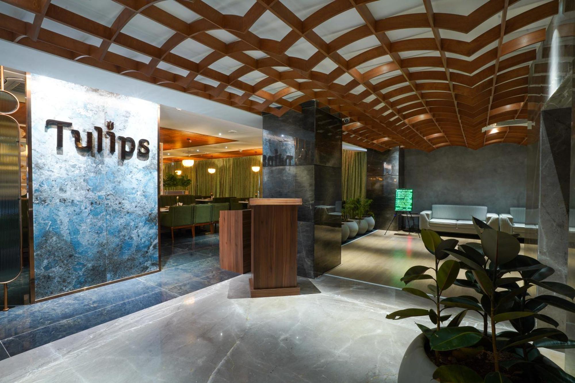 Hotel Tulips Grand Hyderabad Exterior photo