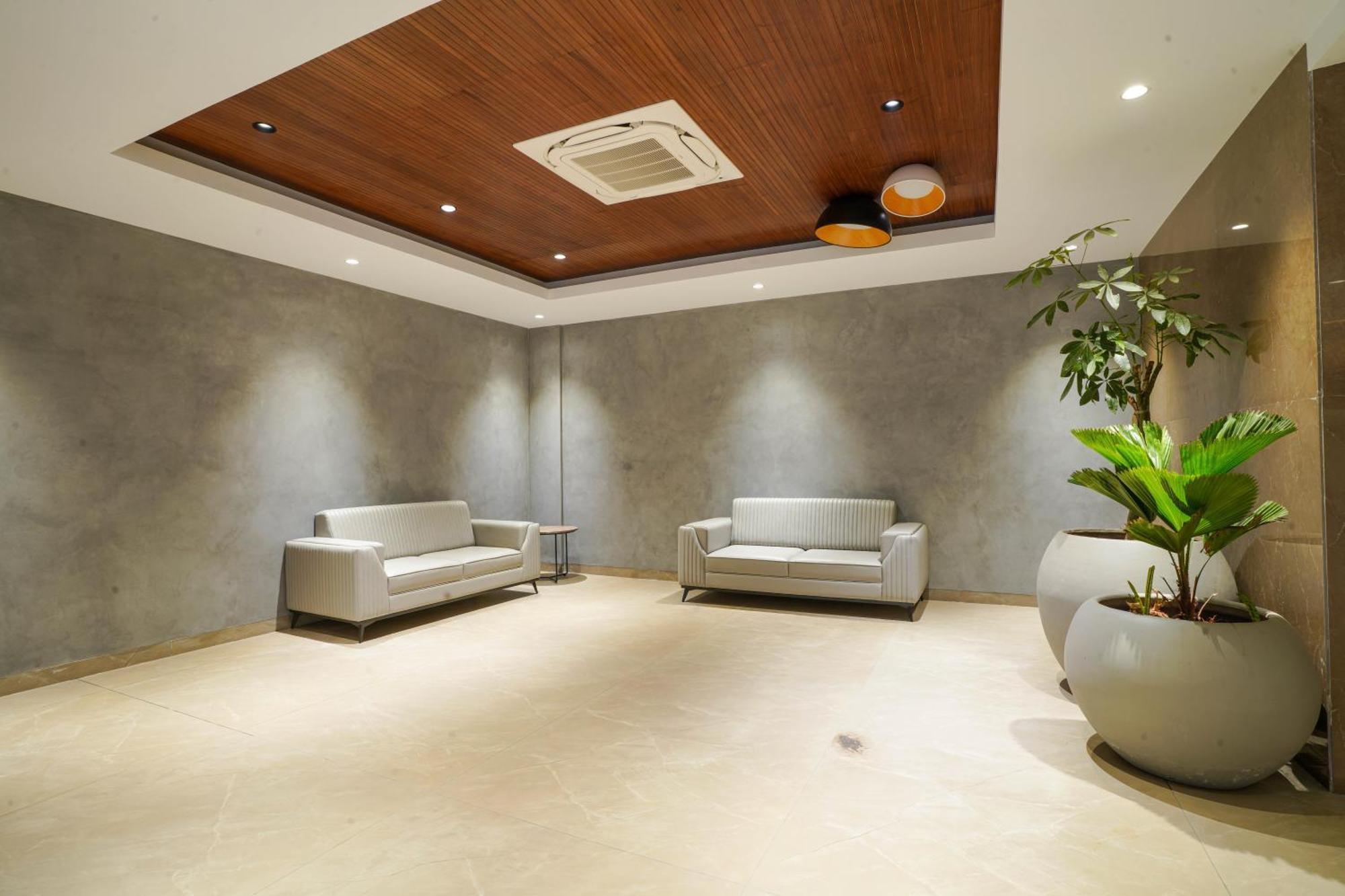 Hotel Tulips Grand Hyderabad Exterior photo